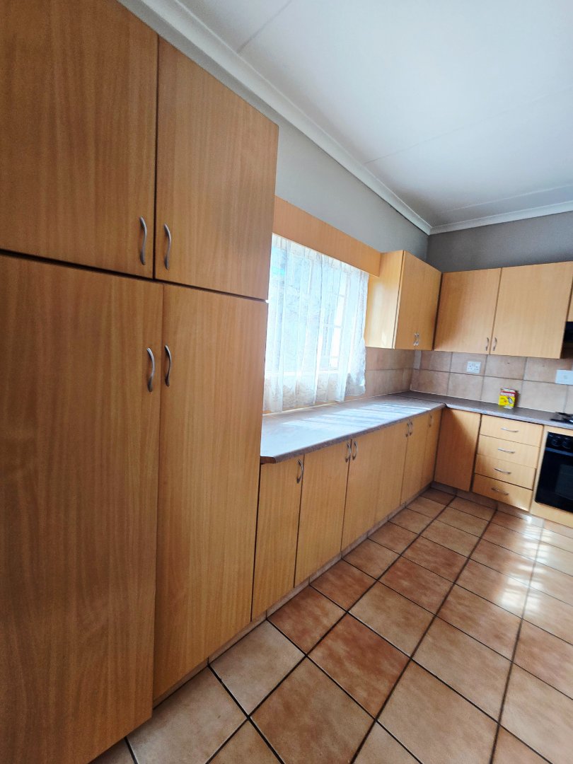 5 Bedroom Property for Sale in Flamwood North West